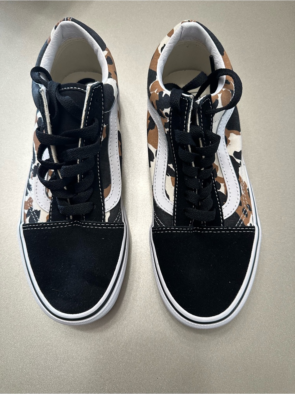 Vans Kids Low-Top Sneakers in Black, White and Brown Camo